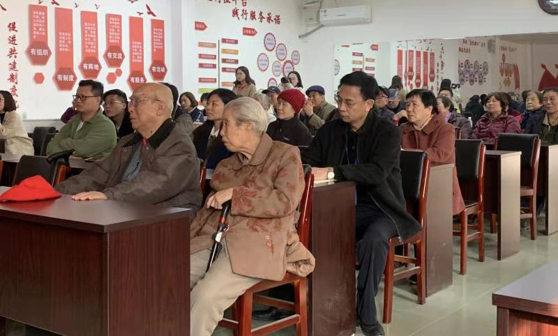 老人们深受感染.jpg