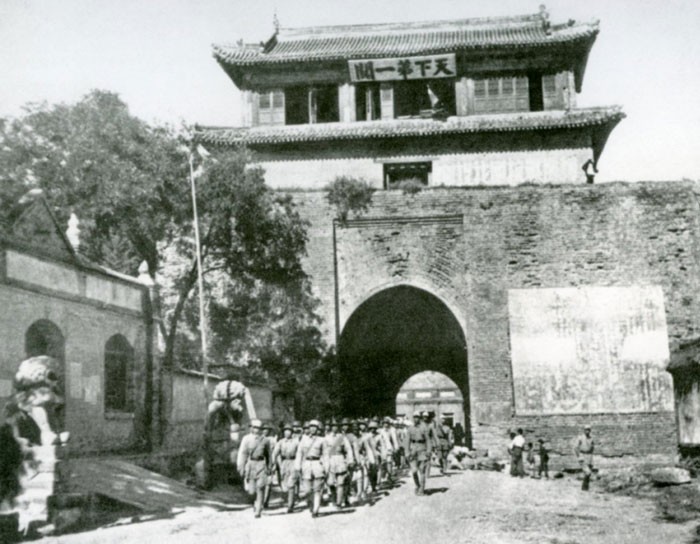 1945年8月30日，冀热辽军区部队解放山海关。